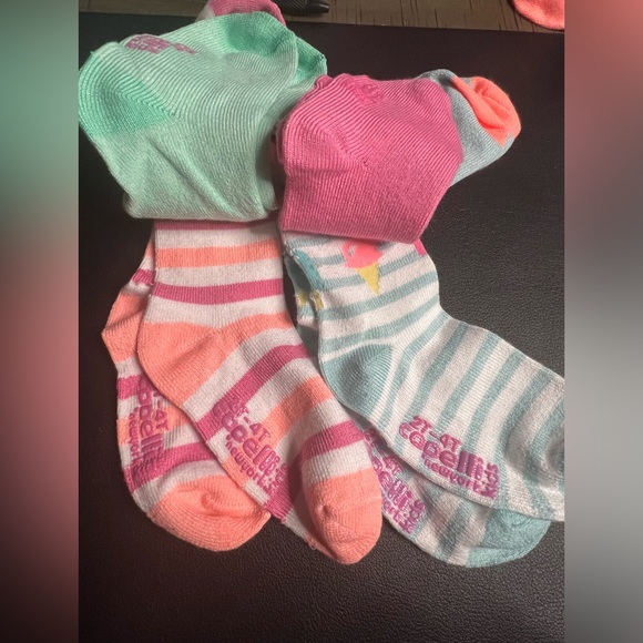 Capelli of New York Kids NWT 6-pack baby and toddler girl socks - Picture 8 of 9